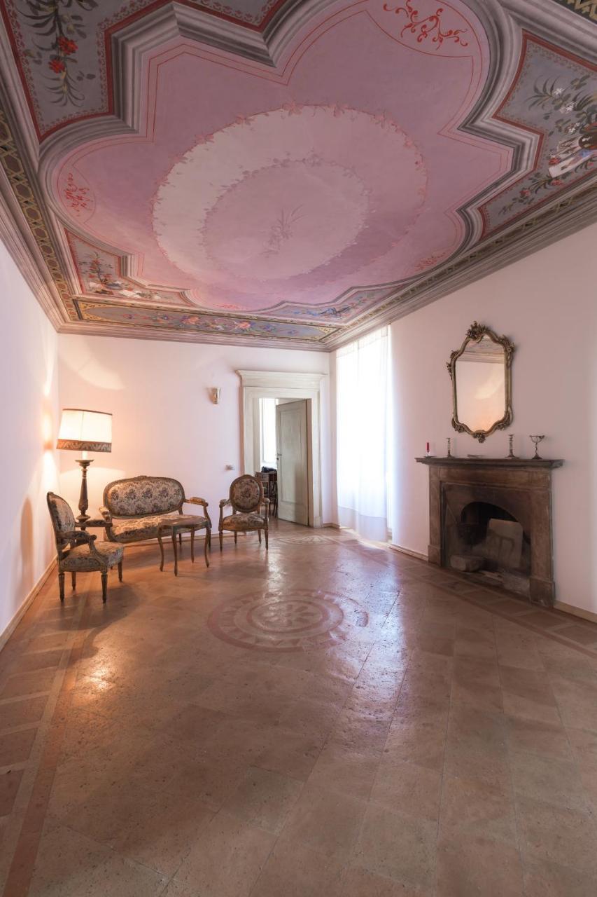 Palazzo Polini-Fioretti Apartment Carassai Zewnętrze zdjęcie